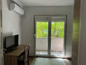 workdesk, tv, balcony, student, room