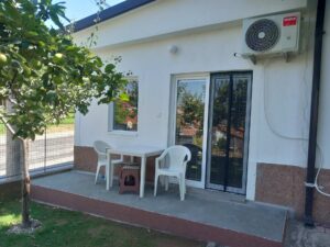 backyard, table, balcony,